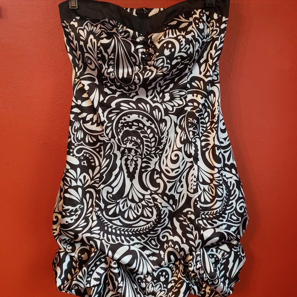 Strapless dress